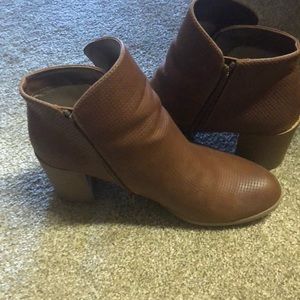 Naturalizer booties. Worn 3 times. Very comfy